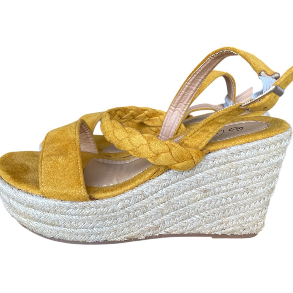 NWOT Bella Bella espadrille wedge sandals